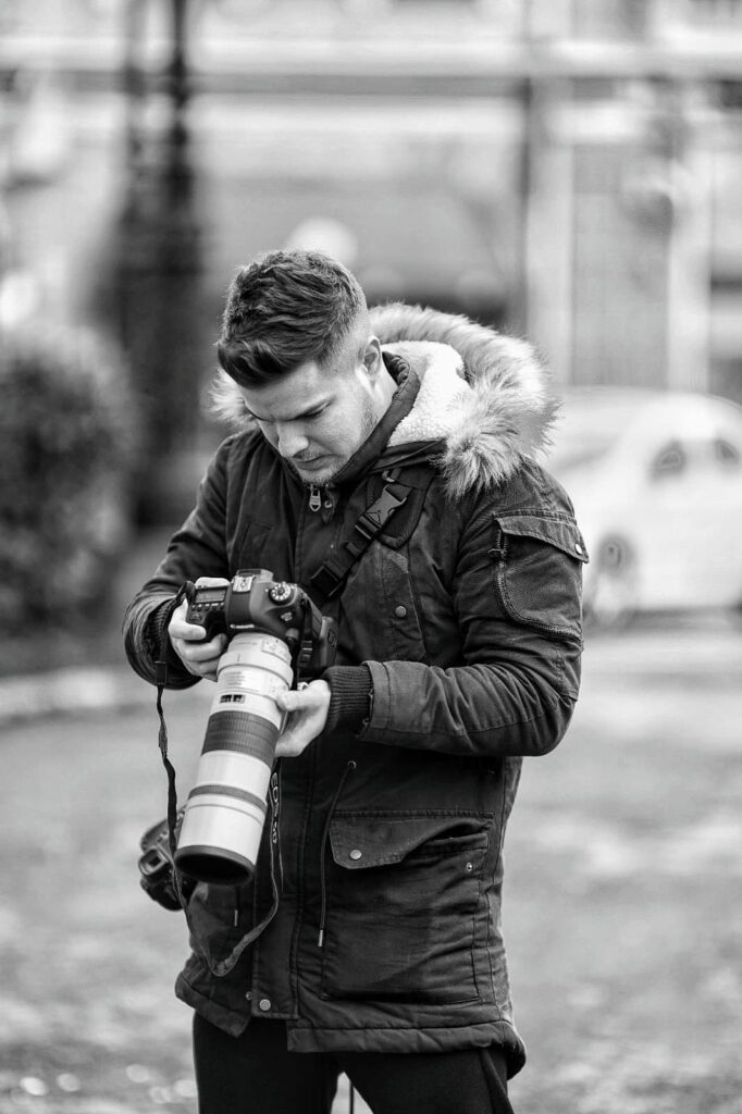 Sesiune foto iarna cu aparat profesional – FotoMistic Oradea - FotoMistic Fotograf la sesiune foto iarna – echipamente profesionale